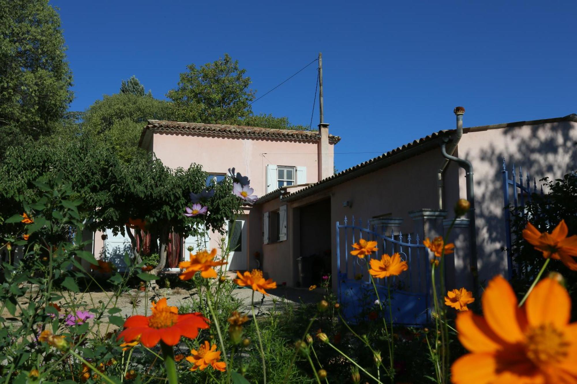 Bed and Breakfast Au Nid De Mes Anges Entrecasteaux Exterior foto